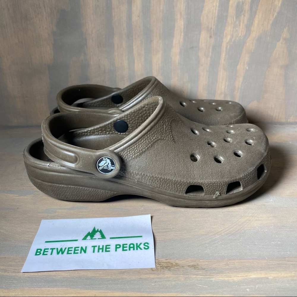 CROCS Classic Brown Clogs Slip On Shoes Womens 6-7